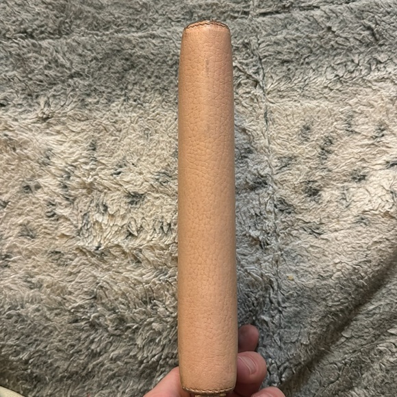 Women’s or Men’s Gucci Light Pink Leather Marmont Long wallet! Preloved but 8/10 - Picture 5 of 13